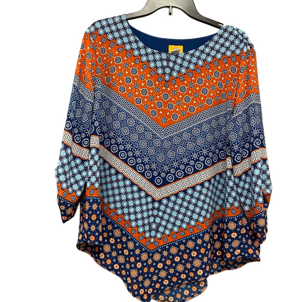 NWOT LADIES. BLOUSE